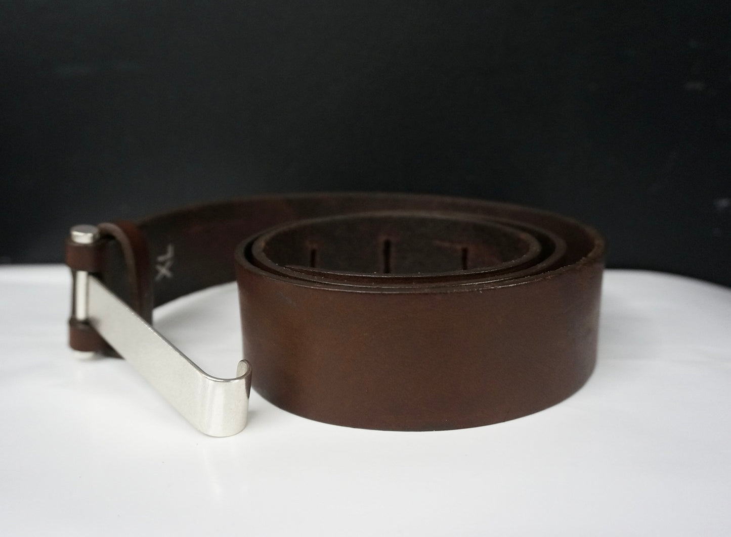 Long buckle belt