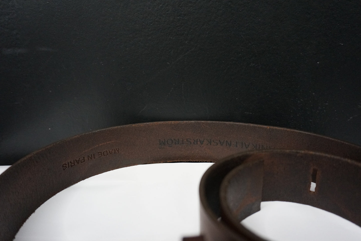 Long belt buckle