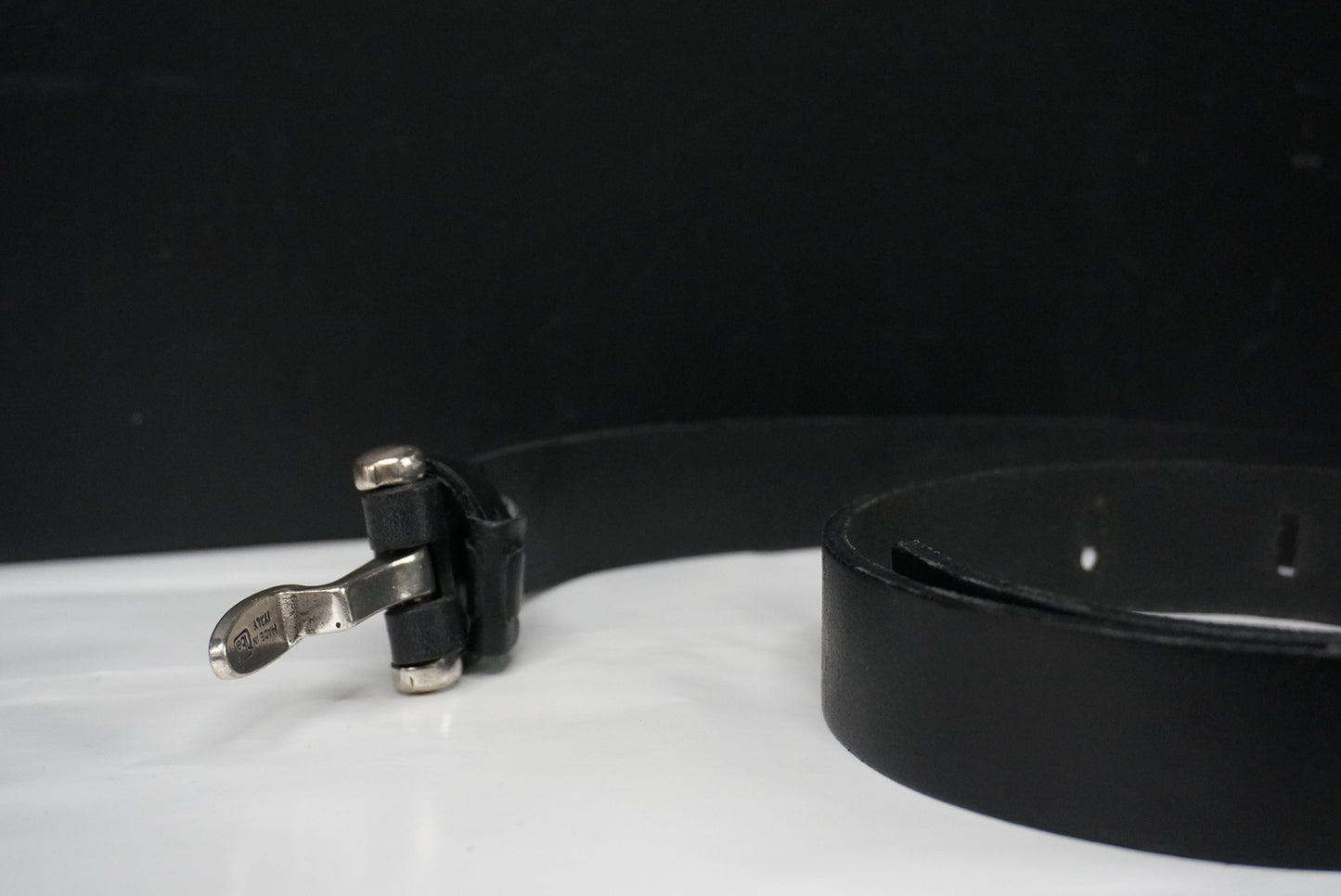 Short belt buckle