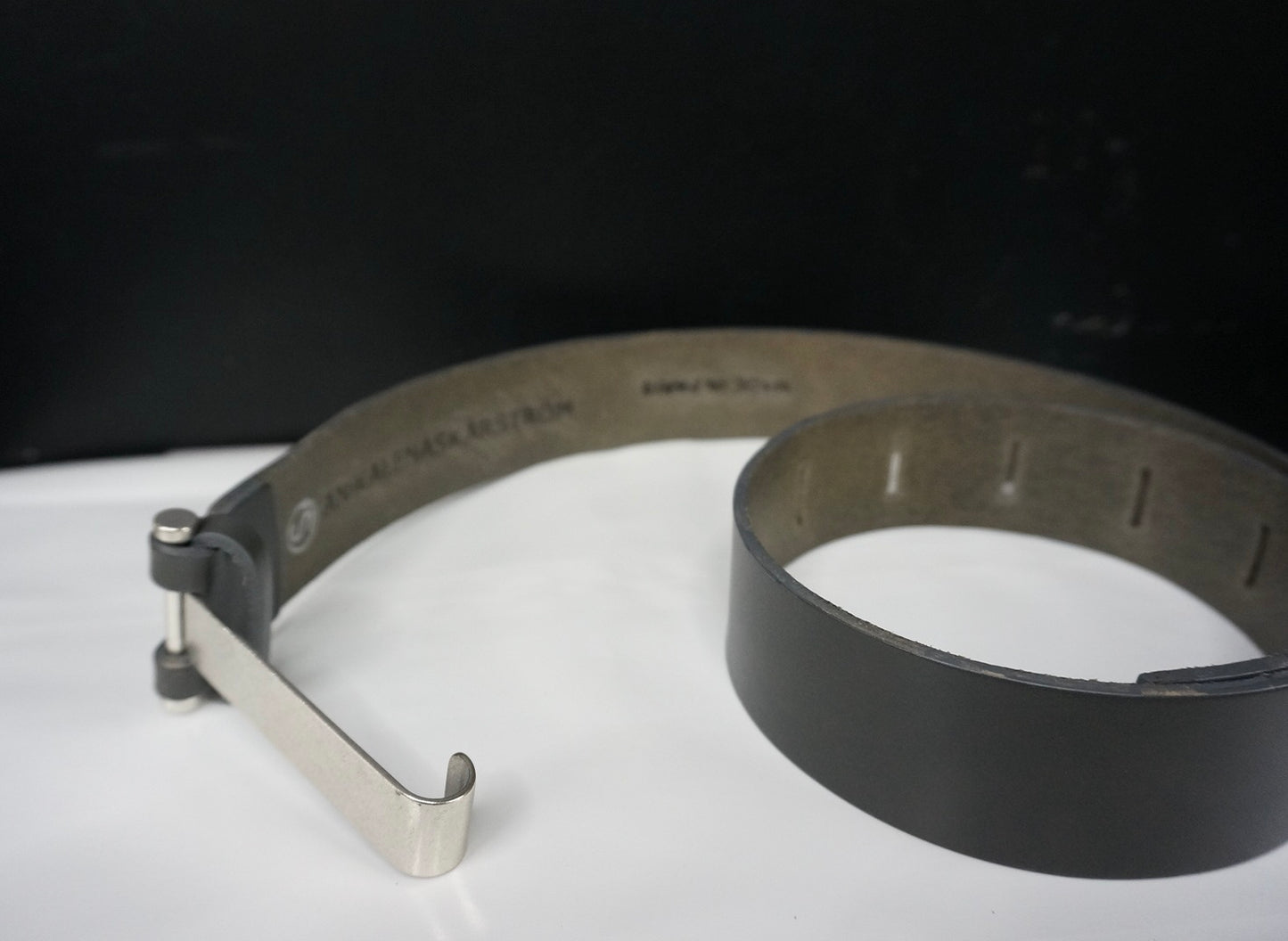 Long belt buckle