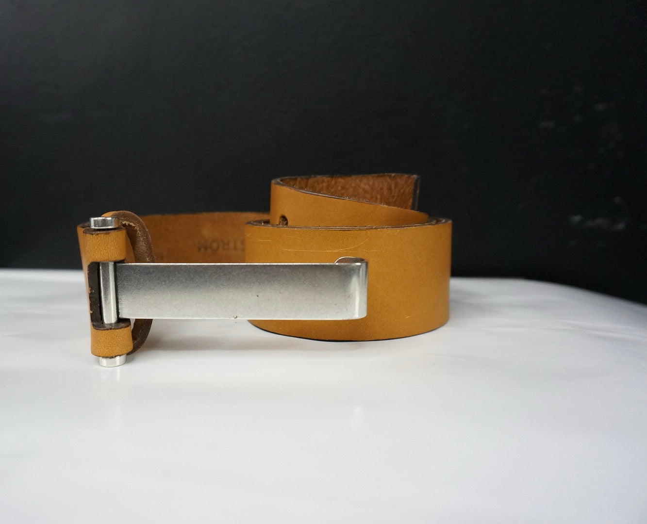 Long buckle belt