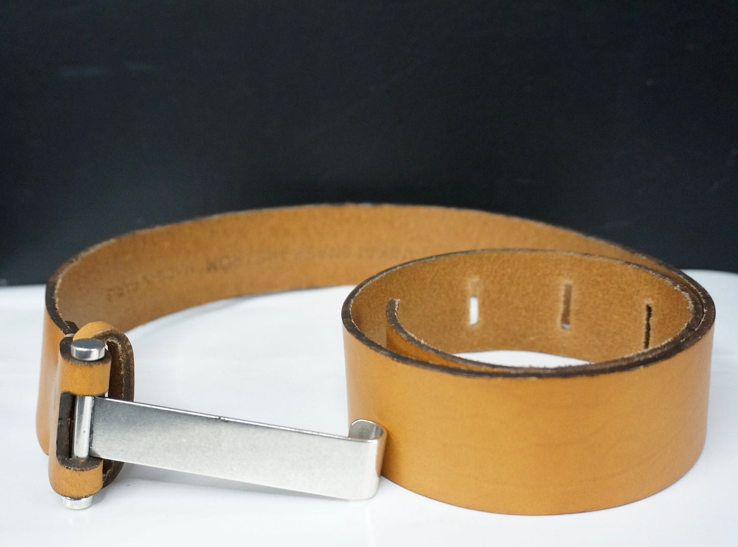 Long buckle belt